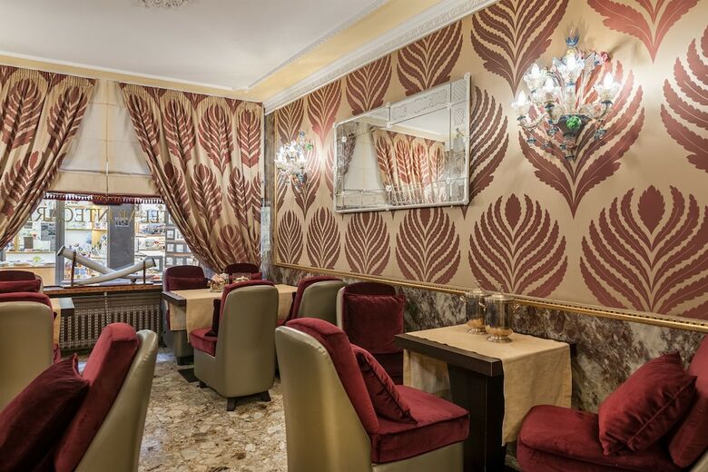 Hotel Montecarlo