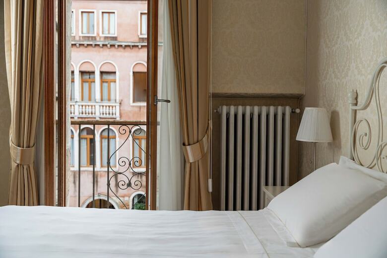 Hotel Montecarlo