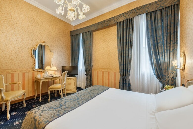 Hotel Montecarlo