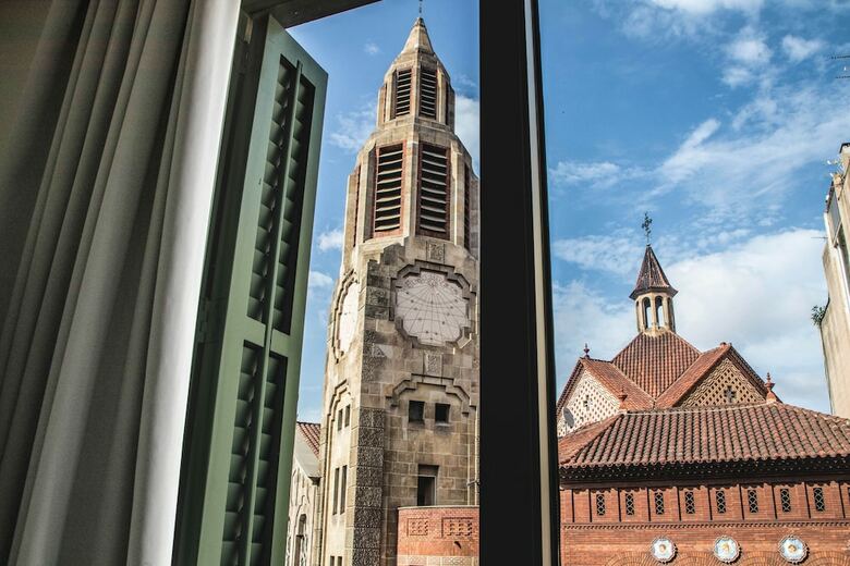 Hostal Sant Jordi Hostel Rock Palace