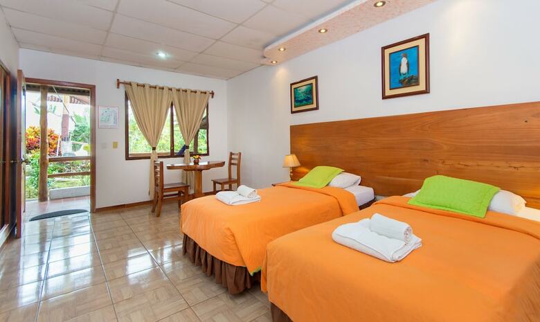Twin Lodge Galapagos Hotel