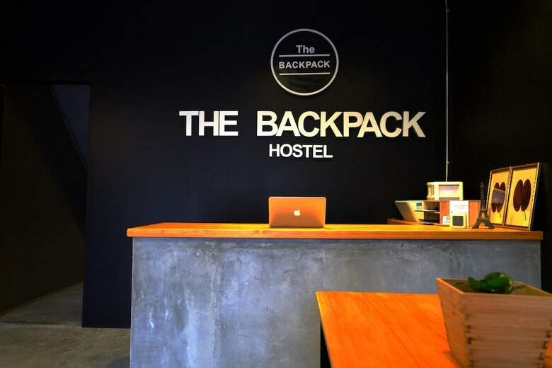 Hostal The Backpack Hostel