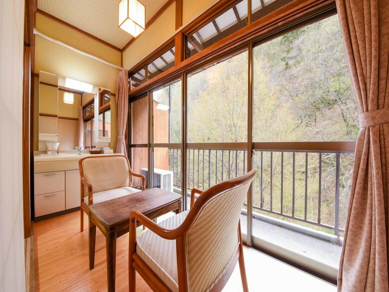 Shirahone Onsen Tsuruya Ryokan
