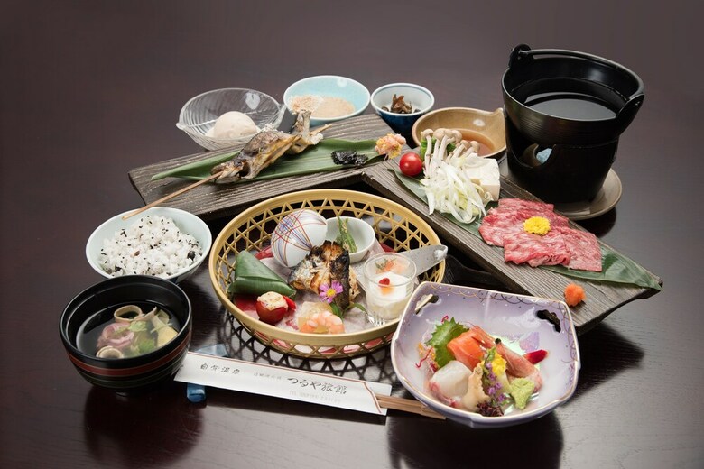 Shirahone Onsen Tsuruya Ryokan