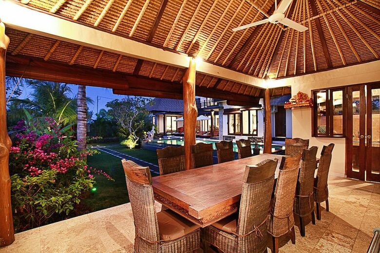 Balangan Beach Villa