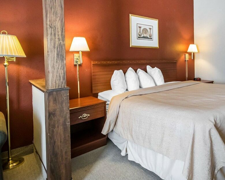Hotel Quality Inn & Suites