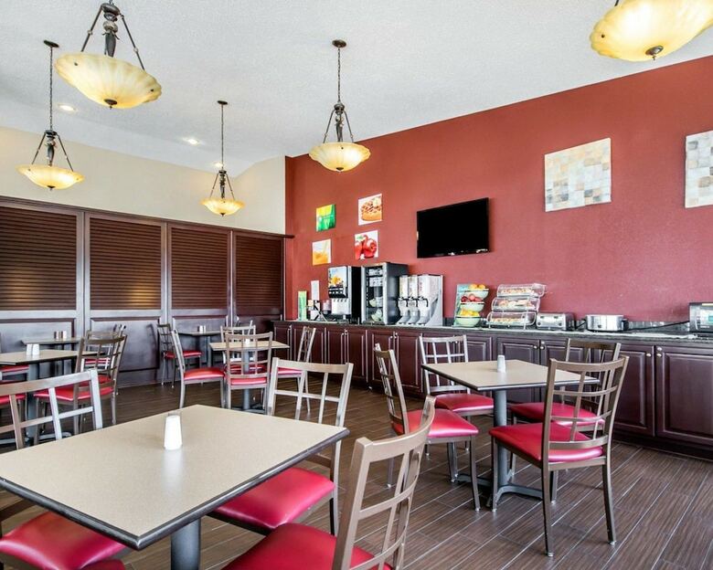Hotel Quality Inn & Suites
