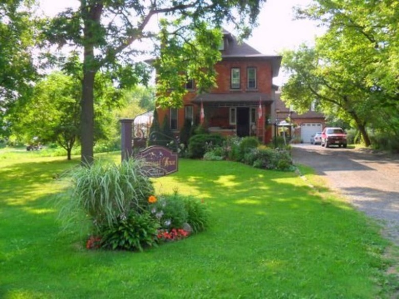 Homestead House Bed & Breakfast