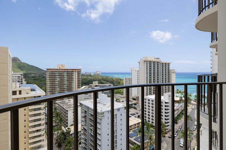 Hotel Waikiki Beach Marriott Resort & Spa