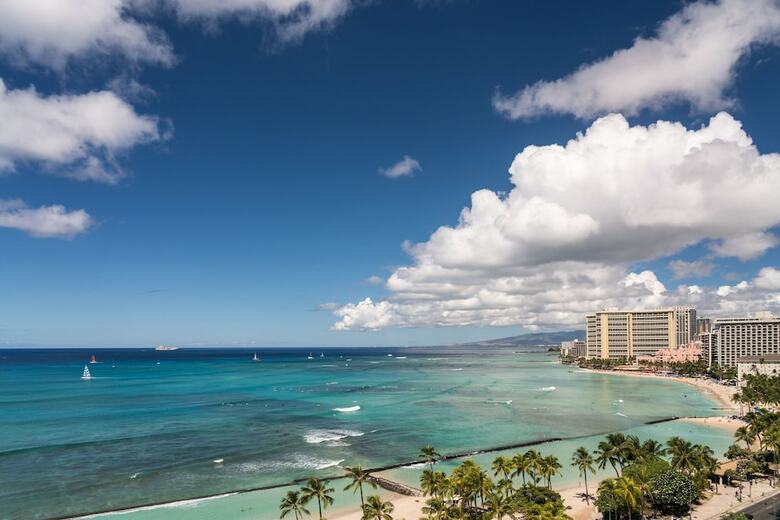 Hotel Waikiki Beach Marriott Resort & Spa