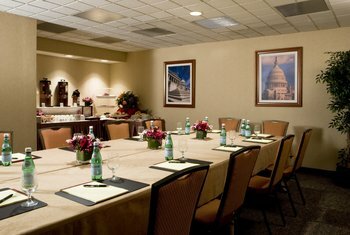 Hotel Holiday Inn D C Capitol At The Smithsonian