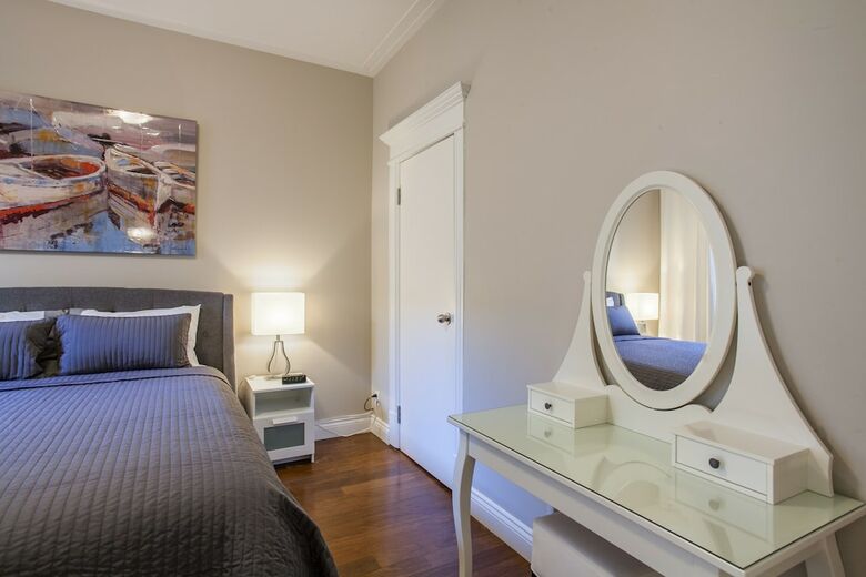 Apartamentos Lmvr - The Laurier