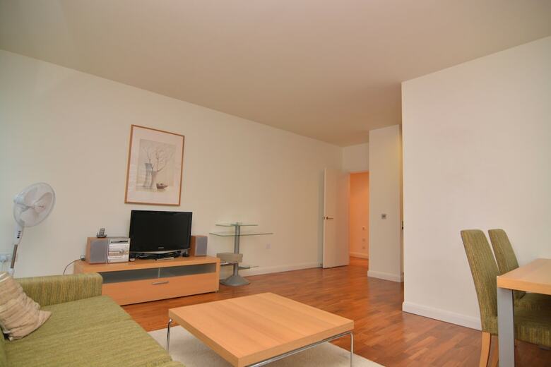 Canary Wharf - Corporate River View Apartments