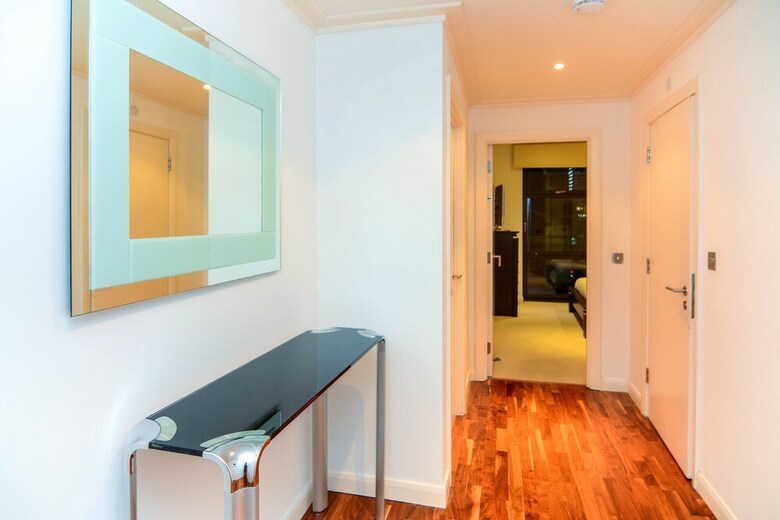 Canary Wharf - Corporate River View Apartments
