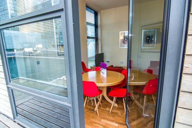 Canary Wharf - Corporate River View Apartments