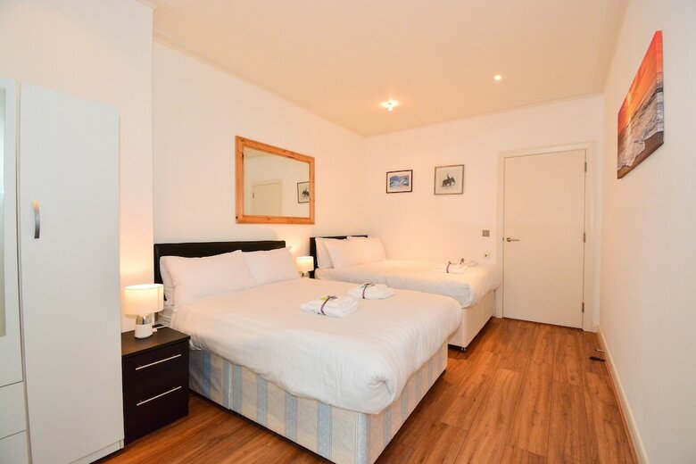 Canary Wharf - Corporate River View Apartments