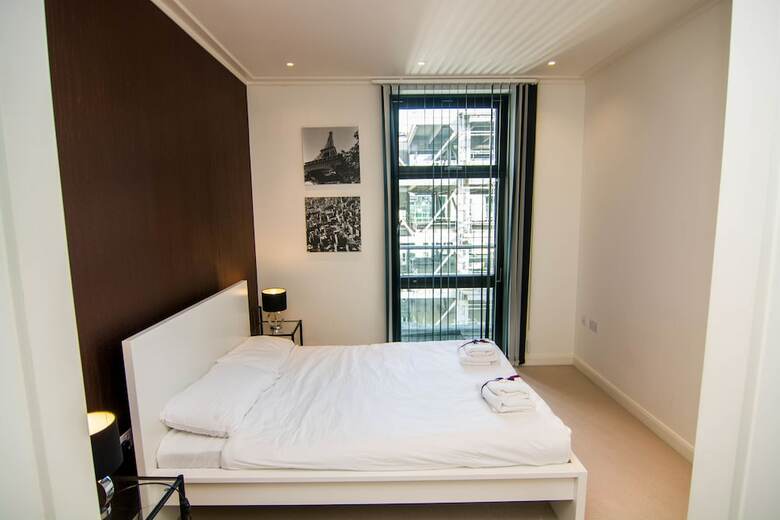 Canary Wharf - Corporate River View Apartments