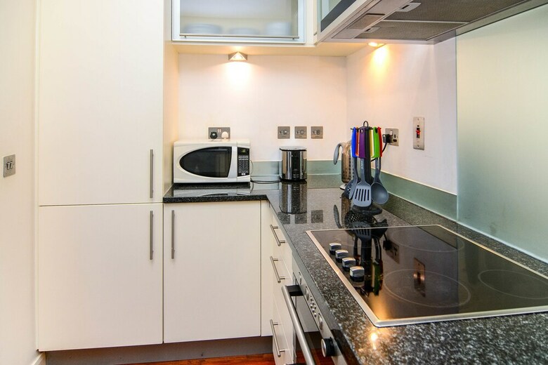 Canary Wharf - Corporate River View Apartments