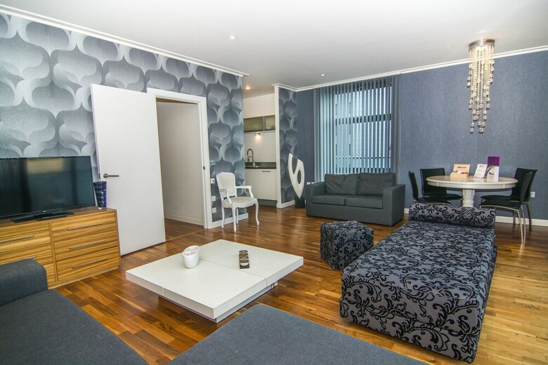 Canary Wharf - Corporate River View Apartments