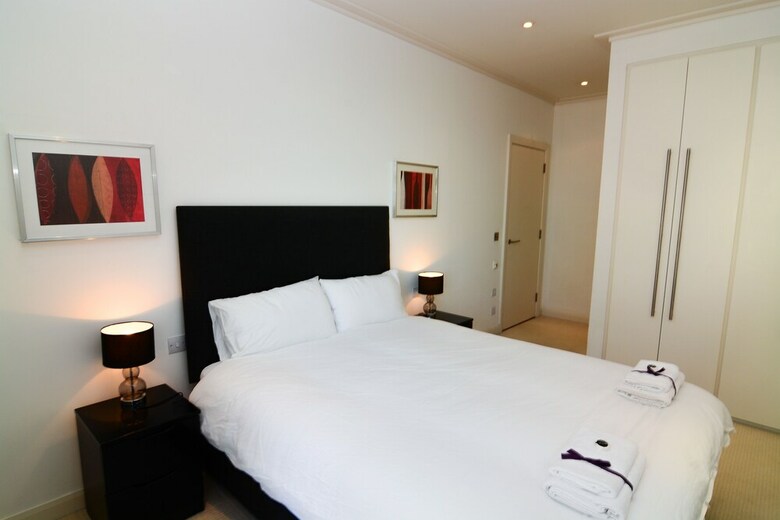 Canary Wharf - Corporate River View Apartments