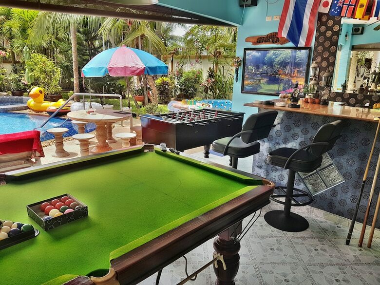 Relaxing Palm Pool Villa