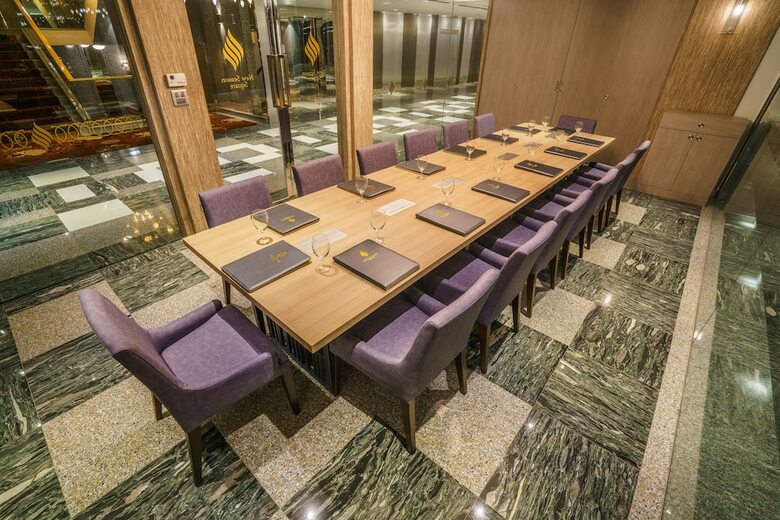 New Season Square Hotel