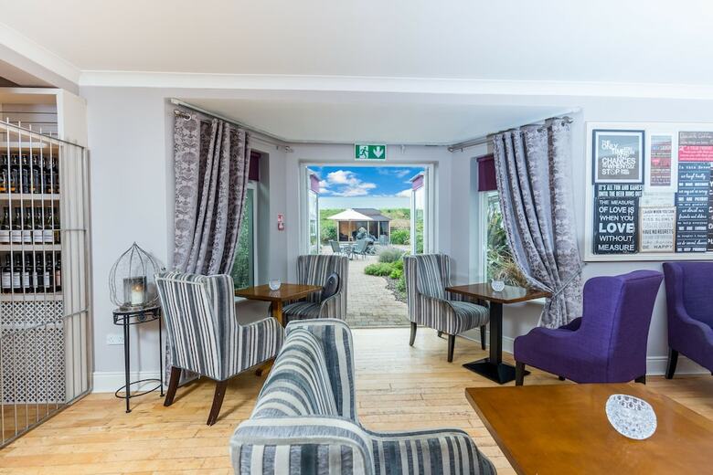 Airport View Hotel & Secret Spa