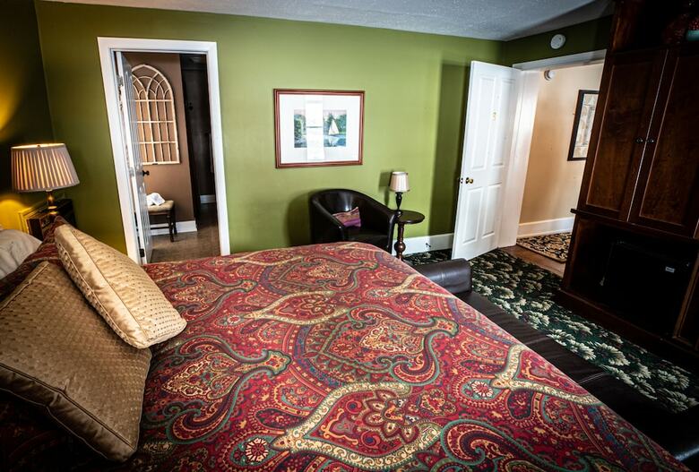 Bed & Breakfast Twin Oaks Inn