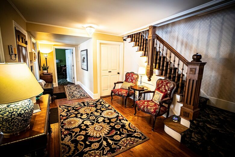 Bed & Breakfast Twin Oaks Inn