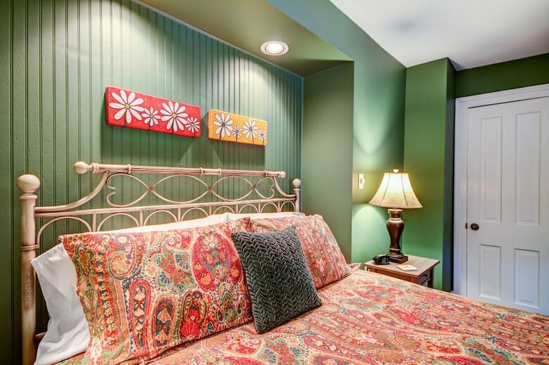 Bed & Breakfast Twin Oaks Inn