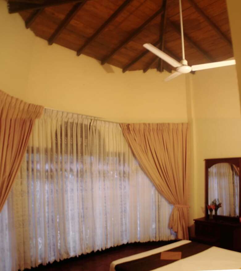 Hotel Tree Breeze Inn