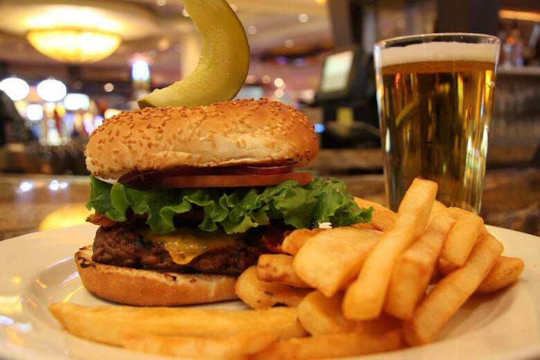 Hotel River Cree Resort And Casino