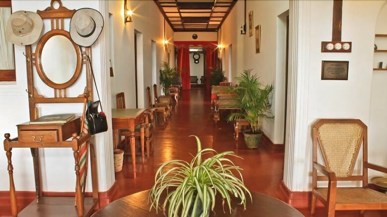 Hotel Ancoombra Tea Estate Bungalow