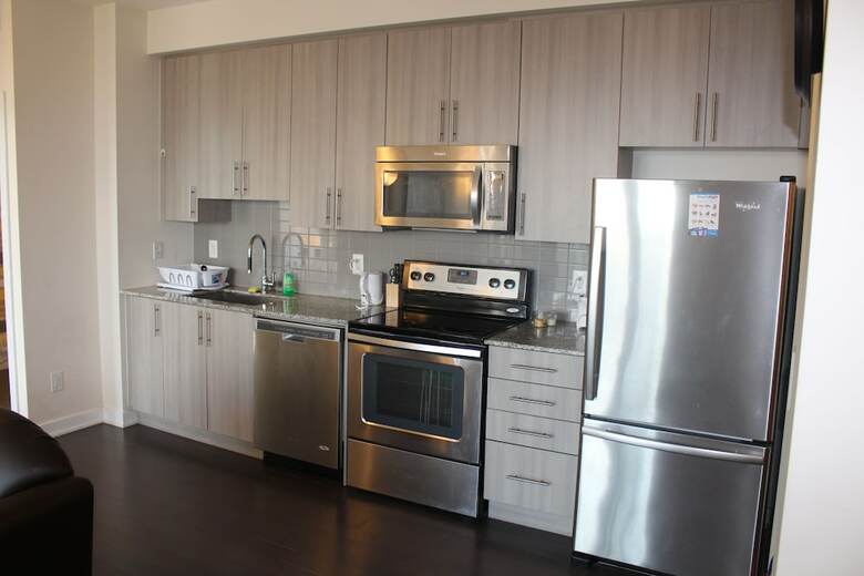 Custom-made Luxury Suite-by Elite Suites