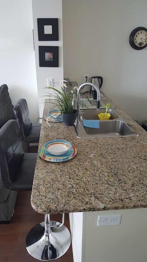 Custom-made Luxury Suite-by Elite Suites