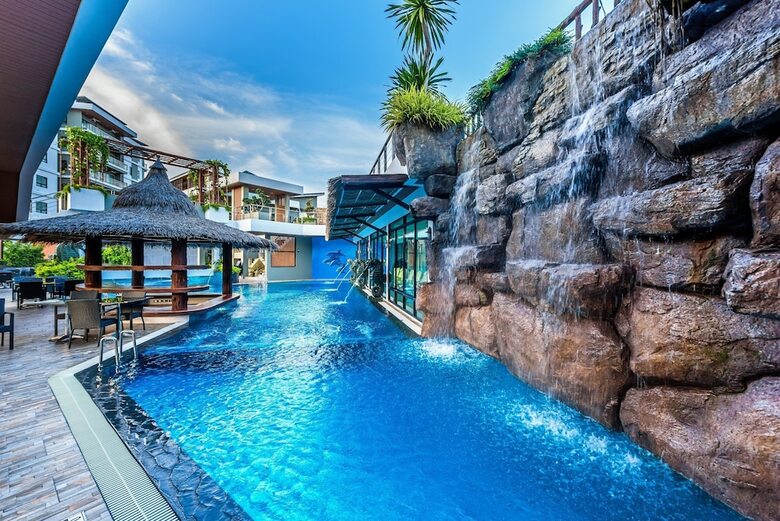Hotel Chalong Miracle Lakeview Resort & Spa