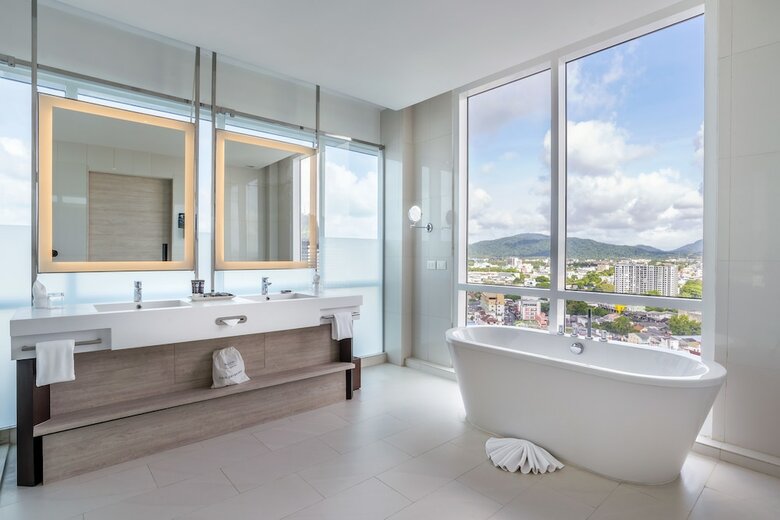 Novotel Phuket City Phokeethra Hotel