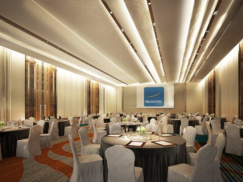 Novotel Phuket City Phokeethra Hotel