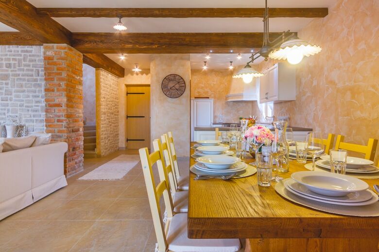 Luxury Villas Kras Ladies