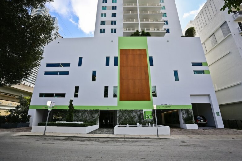 Nuovo Miami Apartments At Brickell - Downtown