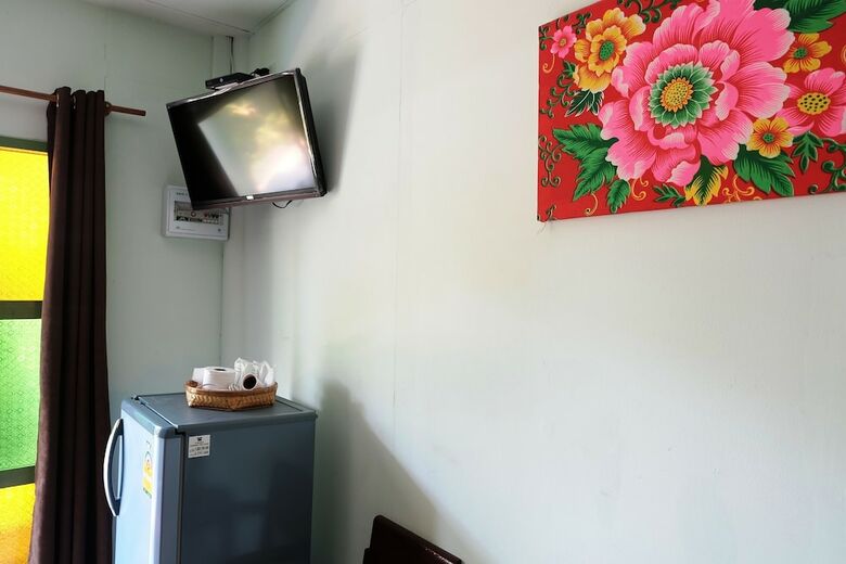 Hotel Baanrak Amphawa Homestay