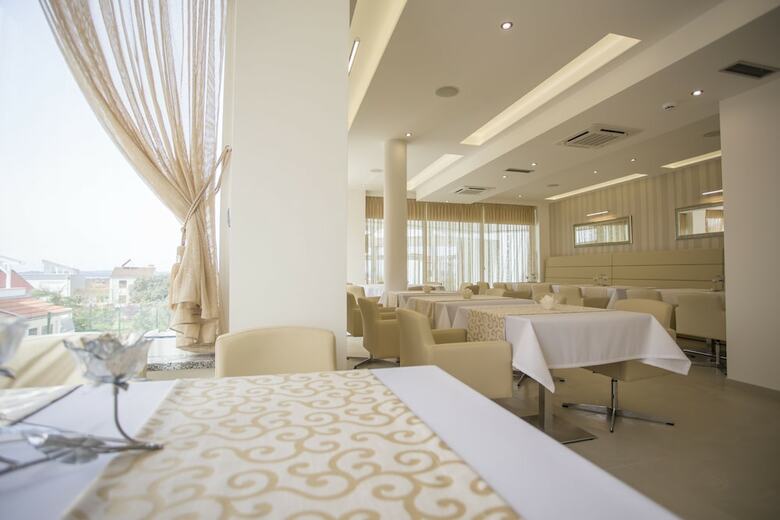 Adrion Aparthotel