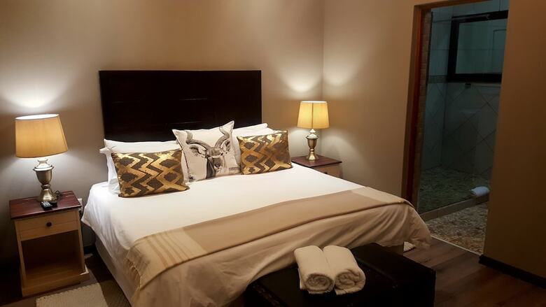 Hotel Aerotropolis Guest Lodge
