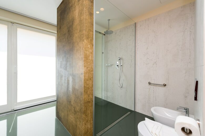 Empirent Mucha Apartments