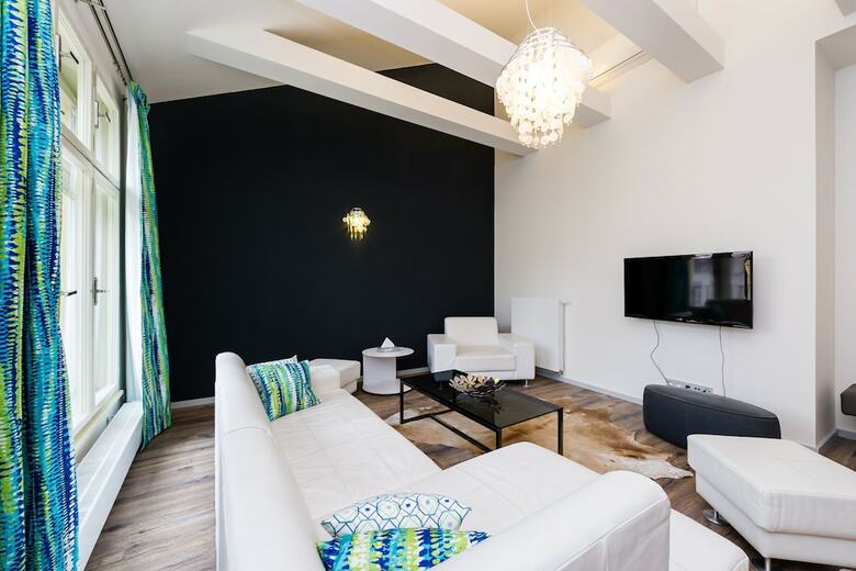 Empirent Mucha Apartments