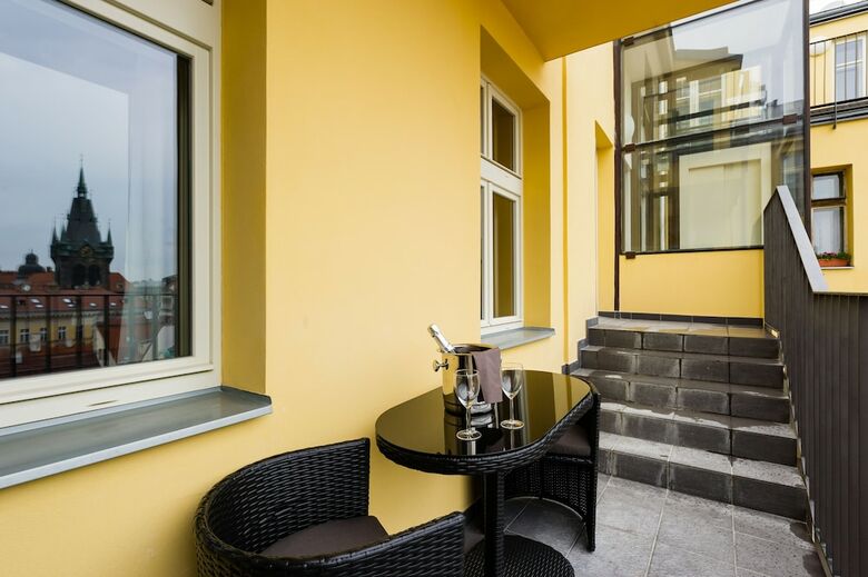 Empirent Mucha Apartments