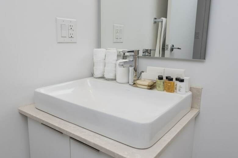Metropolis Condotel Suites - York Street