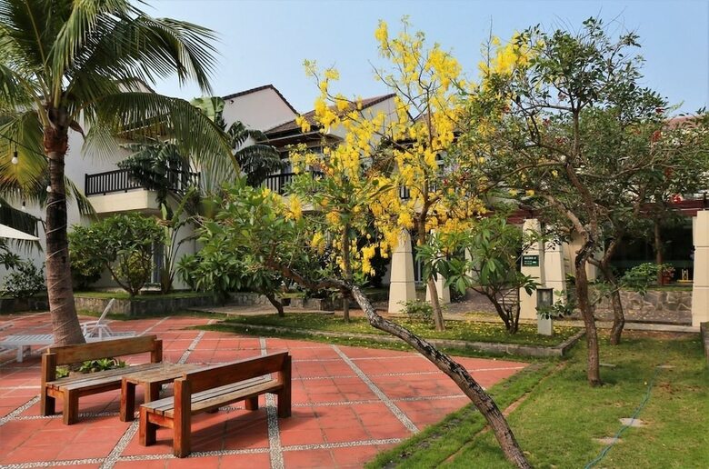 Hotel Bao Ninh Beach Resort
