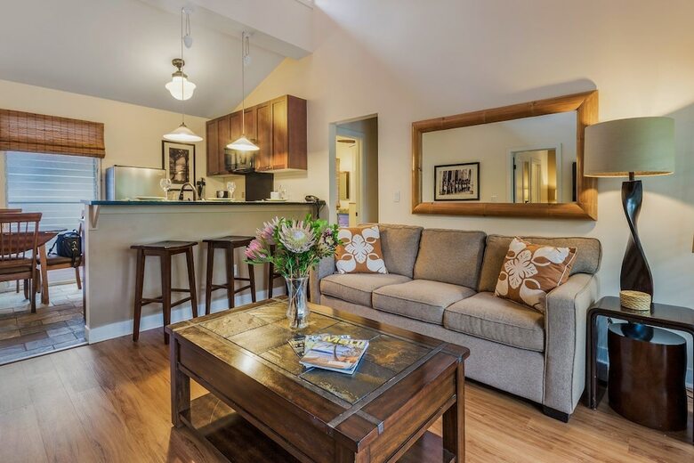 Aina Nalu Condo C208 - 2 Br Condo