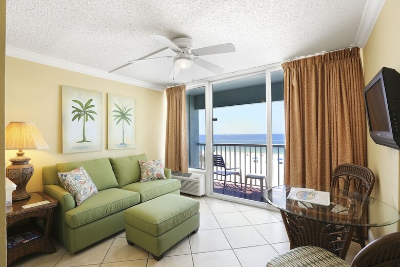 Hotel Barefoot Beach Club